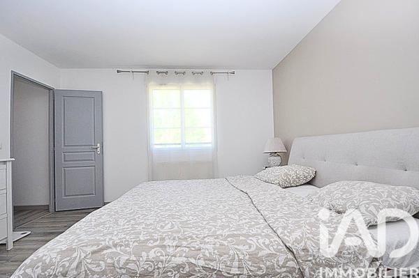 Maison à vendre 6 pièces 141 m² Saint-Maurice-Montcouronne