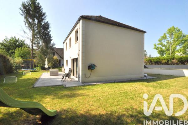 Maison à vendre 6 pièces 141 m² Saint-Maurice-Montcouronne