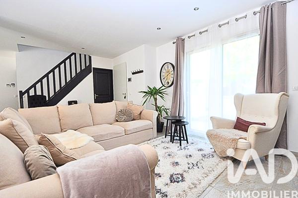 Maison à vendre 6 pièces 141 m² Saint-Maurice-Montcouronne