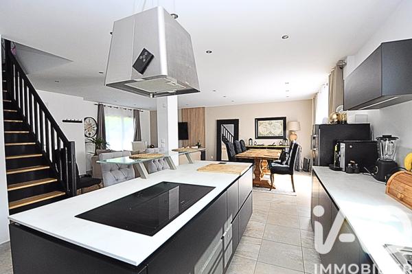 Maison à vendre 6 pièces 141 m² Saint-Maurice-Montcouronne