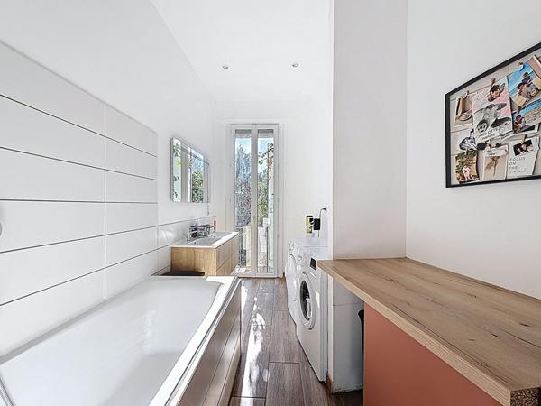 EXCLUSIVITÉ Maison de caractère rénovée de 183 m² - 4 chambres - GARAGE - Jardin 305 m² - Centre village