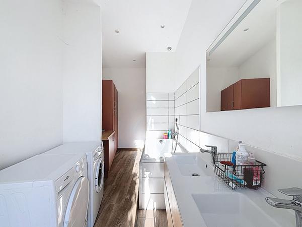 EXCLUSIVITÉ Maison de caractère rénovée de 183 m² - 4 chambres - GARAGE - Jardin 305 m² - Centre village