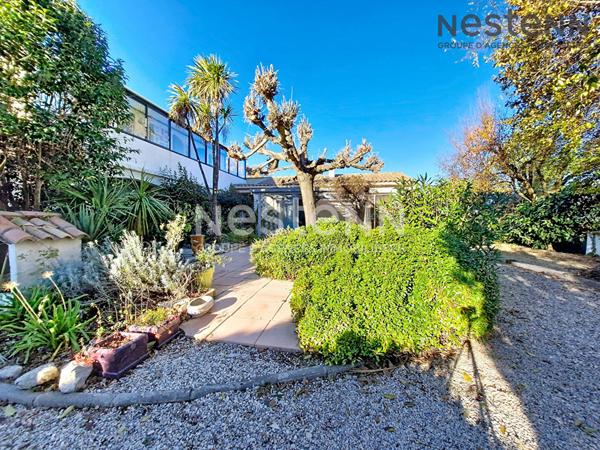 3 Maisons indépendantes au coeur d'un grand terrain verdoyant à Sommières