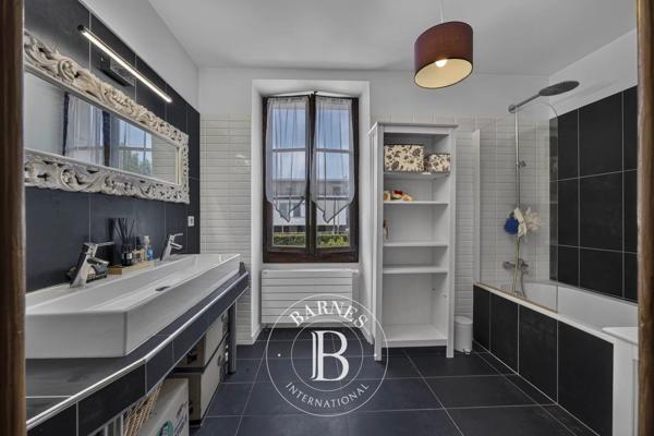 Divonne-les-Bains, Maison de ville 4 Chambres -  282 m² à vendre