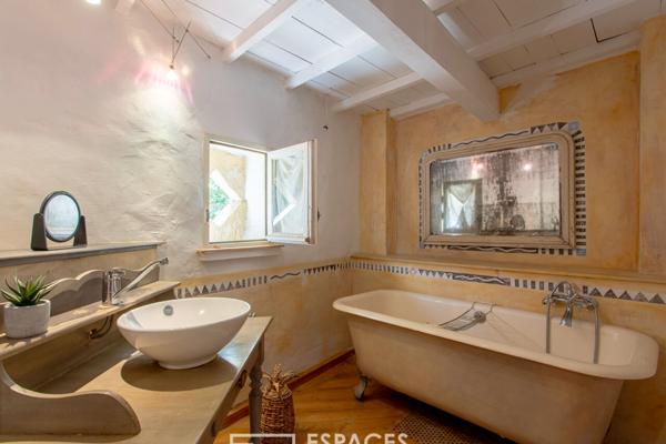 Maison de village ouverte sur la nature