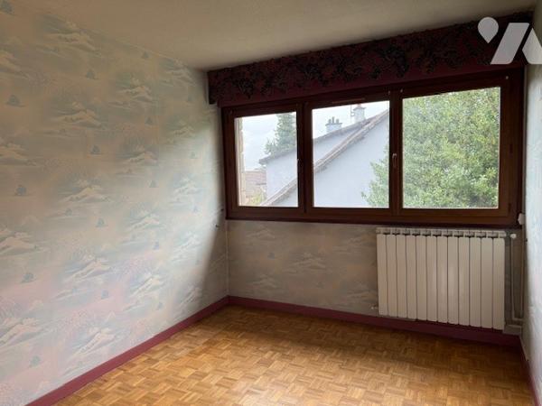 Maison à Vendre à Domont (95330) en Val-d'Oise (95), 6 pièces dont 5 chambres