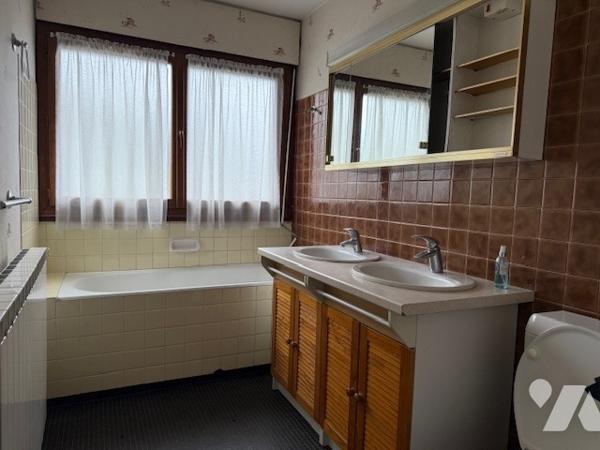 Maison à Vendre à Domont (95330) en Val-d'Oise (95), 6 pièces dont 5 chambres