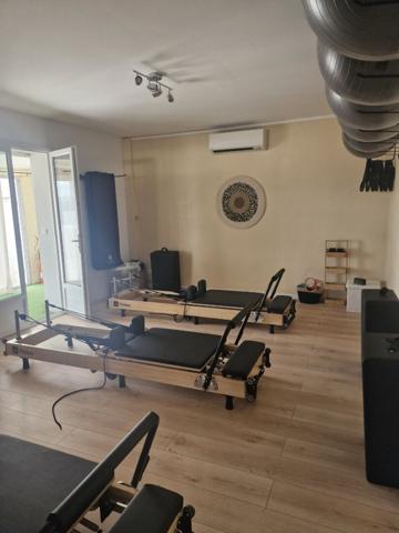 local Sollies Ville 70 m2 ZA 1er étage