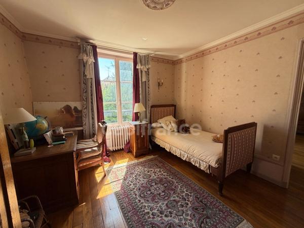 Maison à vendre 7 pièces AUXERRE (89)   Propriété de caractère de 165 m2   4 chambres   Garage   Caves    Terrain
