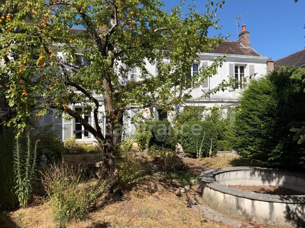Maison à vendre 7 pièces AUXERRE (89)   Propriété de caractère de 165 m2   4 chambres   Garage   Caves    Terrain