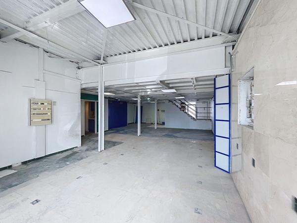 Achat local commercial Baie-Mahault - 225 m² - 636 000 €