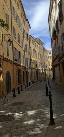 Charmant studio en plein cœur du centre historique d’Aix-en-Provence