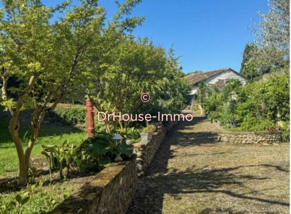 Immeuble à vendre 14 pièces de 560 m²