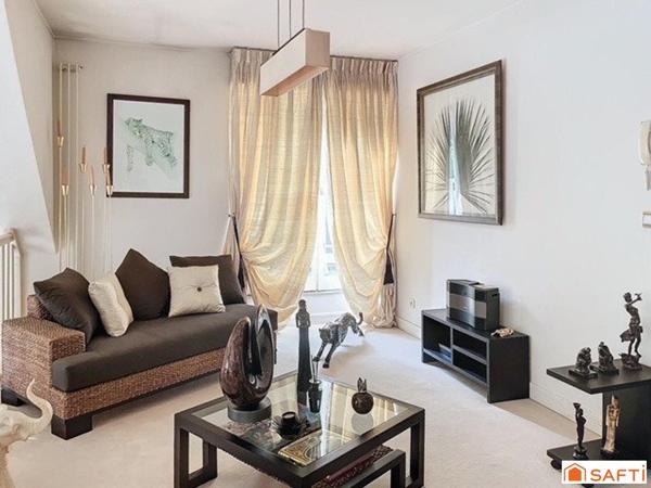 Propriété sécurisée sur le golf - 242 m2 - 7 pièces - terrain 1677 m2 - proche tous commerces - écoles - RER D