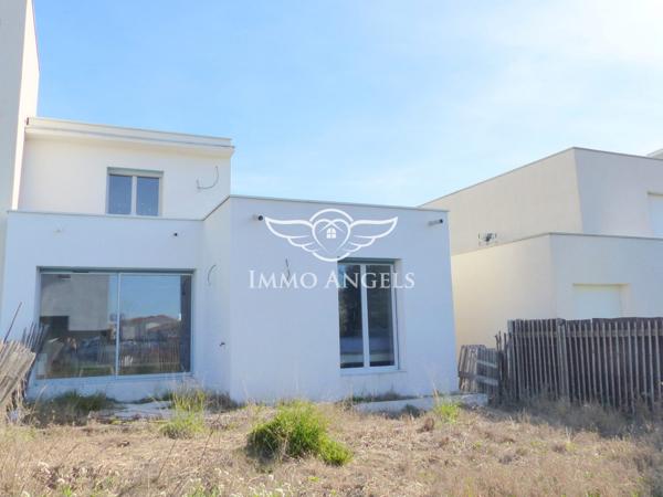 Maison de 2022 T4 de 90m² avec garage et jardin dont une chambre en RDC