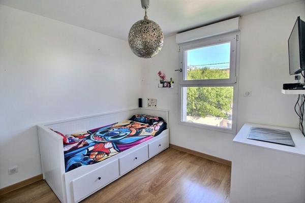 GIGNAC la NERTHE-Maison de 2017 de type 5 d'environ 110m² avec jardin et piscine.