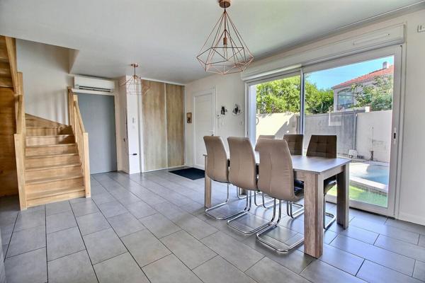 GIGNAC la NERTHE-Maison de 2017 de type 5 d'environ 110m² avec jardin et piscine.