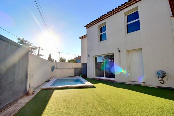 GIGNAC la NERTHE-Maison de 2017 de type 5 d'environ 110m² avec jardin et piscine.