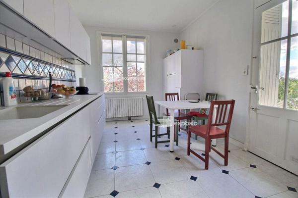 À VENDRE ? Spacieuse maison individuelle de 179 m² avec piscine chauffée ? Terrain de 1 396 m²