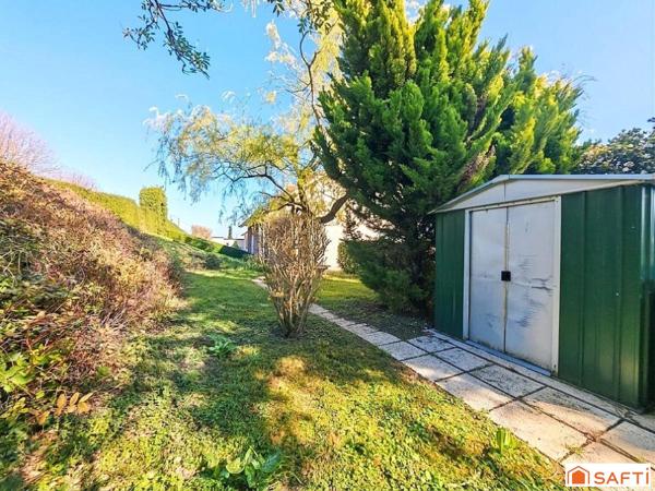 Propriété rare sur Coulanges la Vineuse : Grande maison avec piscine avec plusieurs investissements locatifs