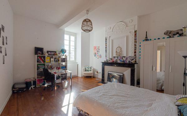 Maison à vendre    7 pièces •  Bordes