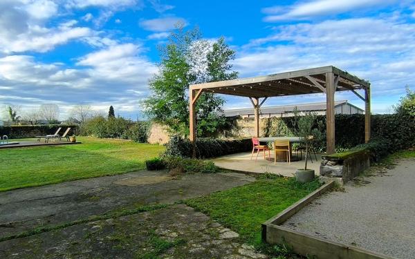 Maison à vendre    7 pièces •  Bordes