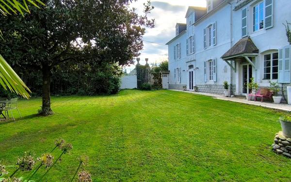 Maison à vendre    7 pièces •  Bordes