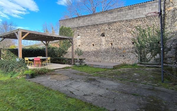 Maison à vendre    7 pièces •  Bordes