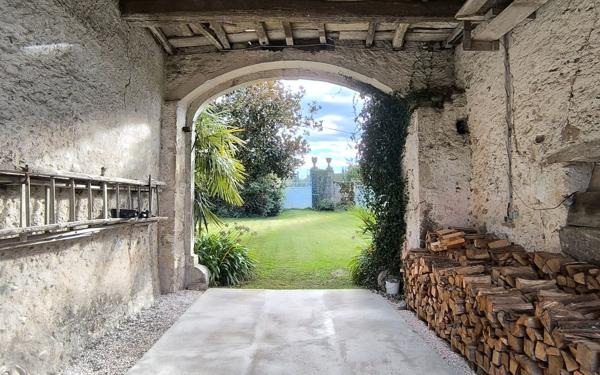 Maison à vendre    7 pièces •  Bordes