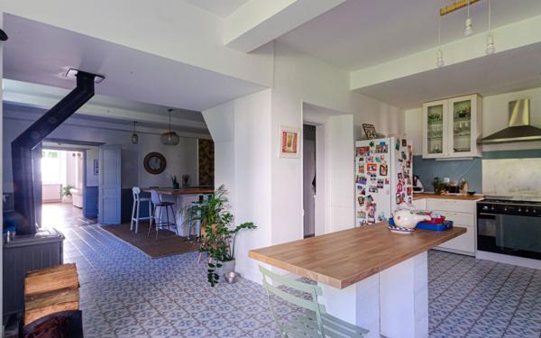 Maison à vendre    7 pièces •  Bordes