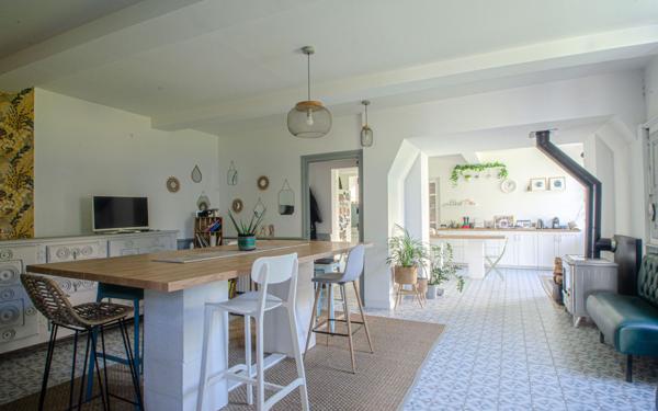 Maison à vendre    7 pièces •  Bordes