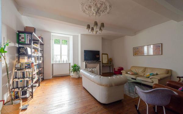 Maison à vendre    7 pièces •  Bordes