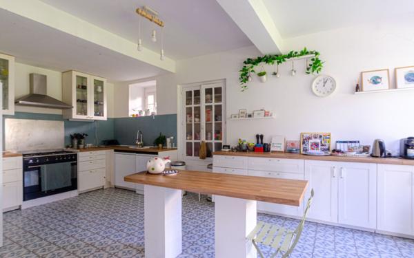 Maison à vendre    7 pièces •  Bordes