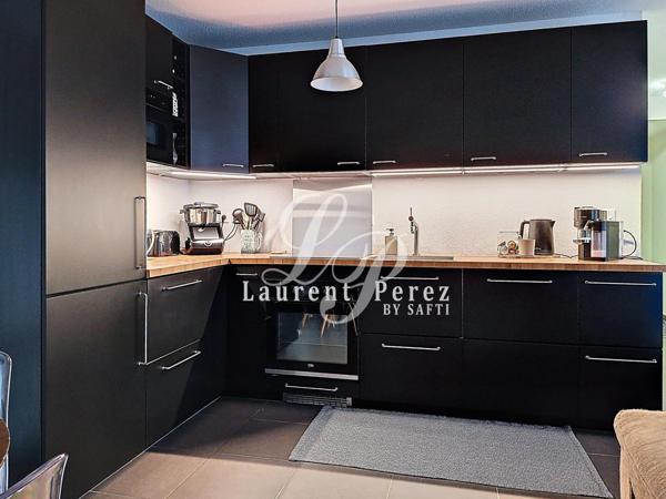 T2 récent avec terrasse, parking & tram