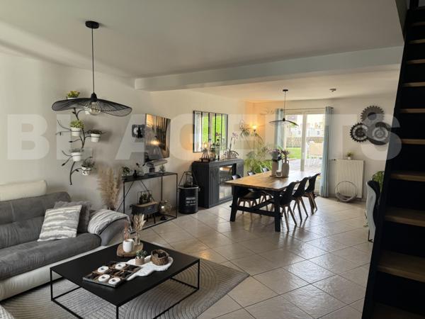 MAISON 6 PIECES de 115 M2 JUILLY 