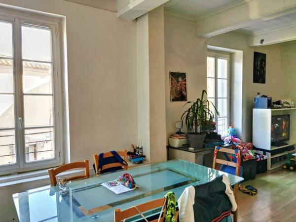 Immeuble de 144m² composé de 2 appartements loués