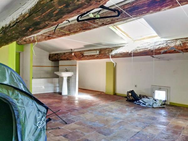 Immeuble de 144m² composé de 2 appartements loués