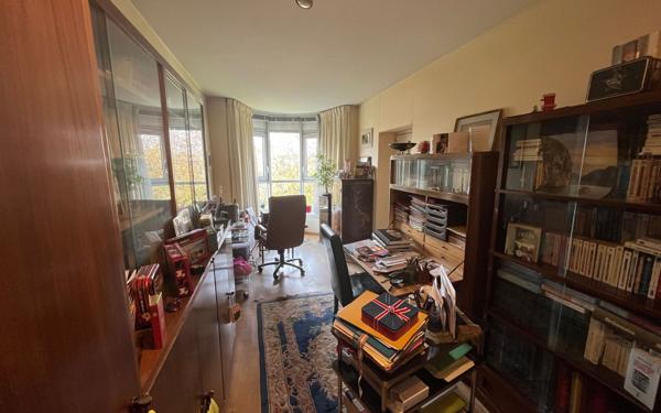 Appartement à vendre    5 pièces • 99,03 m2 Paris 15