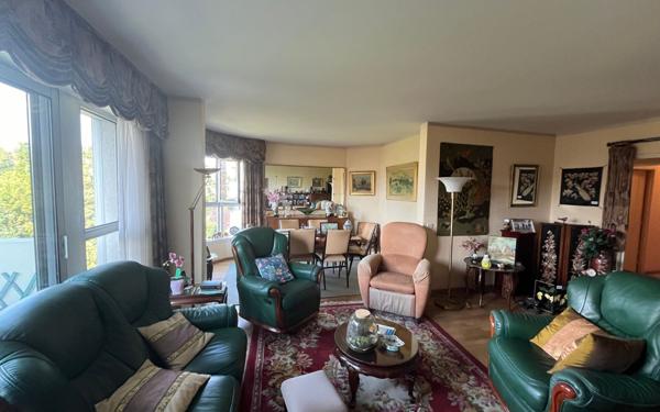 Appartement à vendre    5 pièces • 99,03 m2 Paris 15