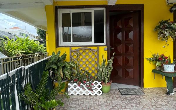 Appartement à louer    2 pièces •  Le Gosier