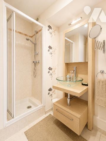 TOURS – PRÉBENDES
Appartement 3 pièces avec ascenseur, balcon Sud et stationnement privatif.