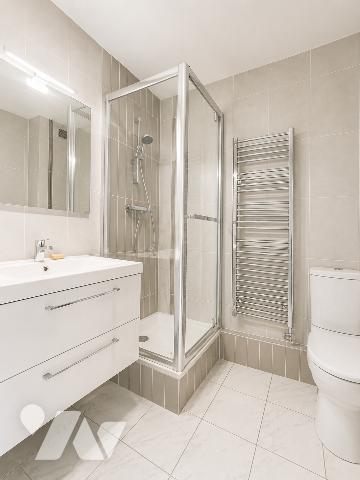 TOURS – PRÉBENDES
Appartement 3 pièces avec ascenseur, balcon Sud et stationnement privatif.