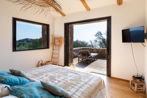 Villa avec piscine, vue mer et bergerie indépendante