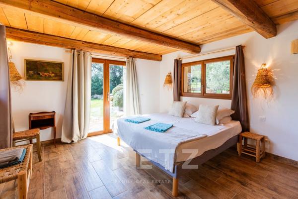 Villa avec piscine, vue mer et bergerie indépendante