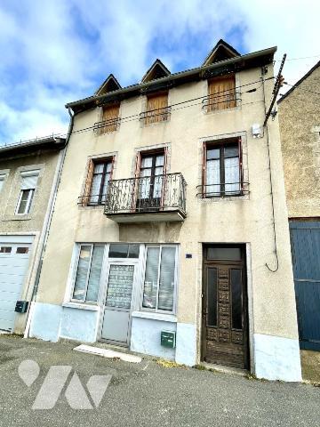 À VENDRE – MAISON DE VILLE AU COEUR DE SAINT CHELY D'APCHER