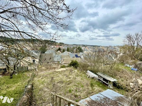 À VENDRE – MAISON DE VILLE AU COEUR DE SAINT CHELY D'APCHER
