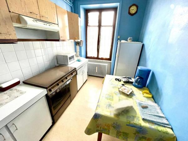 À VENDRE – MAISON DE VILLE AU COEUR DE SAINT CHELY D'APCHER