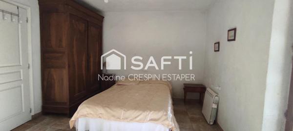 Montaigu-de-Quercy Ensemble de deux gîtes en pierre, avec piscine et grand terrain