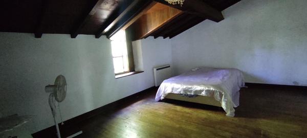 Montaigu-de-Quercy Ensemble de deux gîtes en pierre, avec piscine et grand terrain