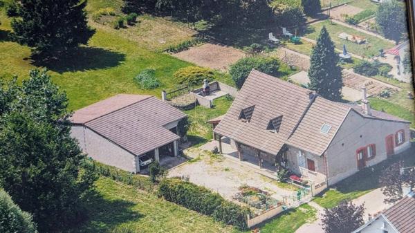 Maison individuelle avec dépendances